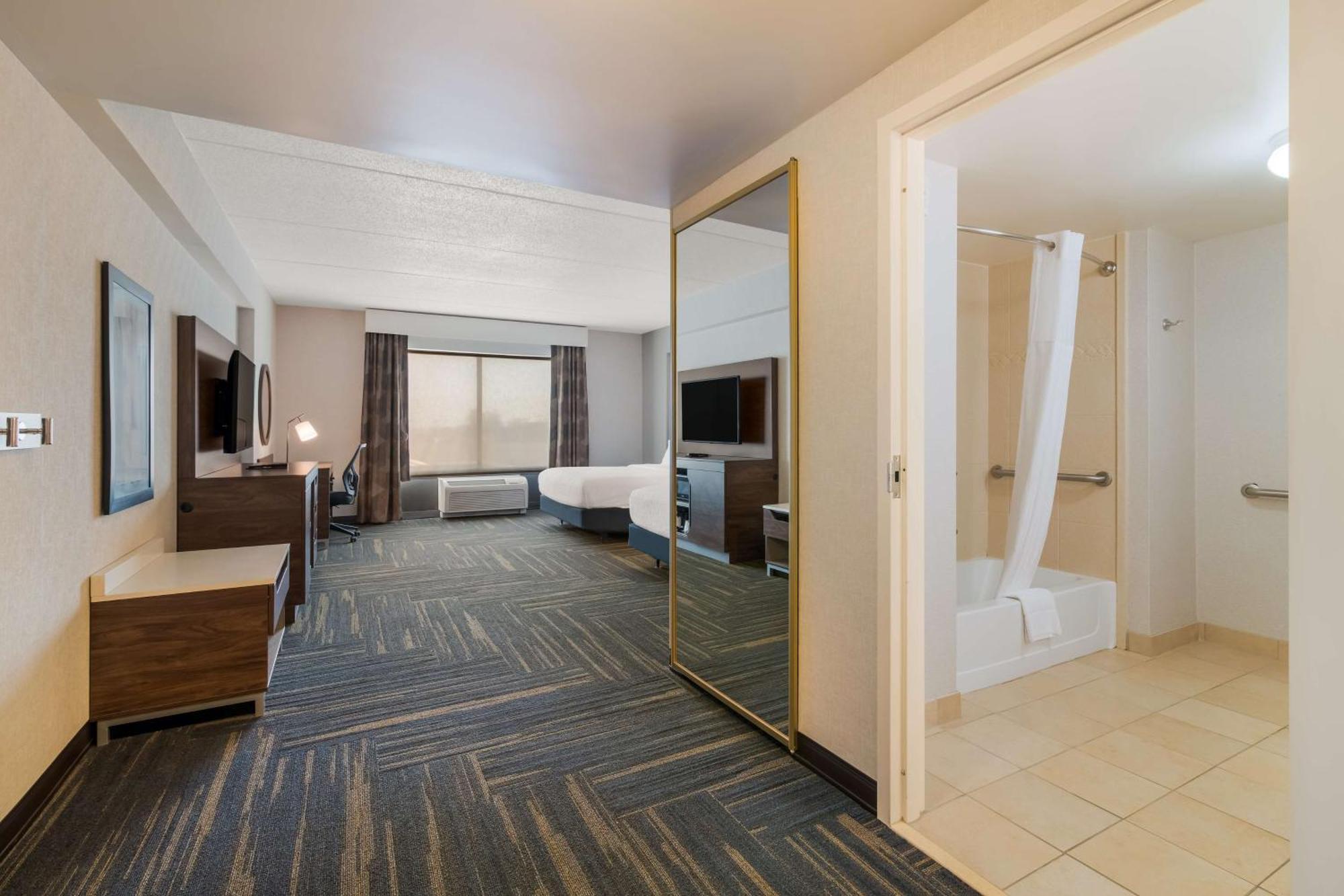 Queen Room with Two Queen Beds - Mobility and Hearing Access/Non-Smoking
